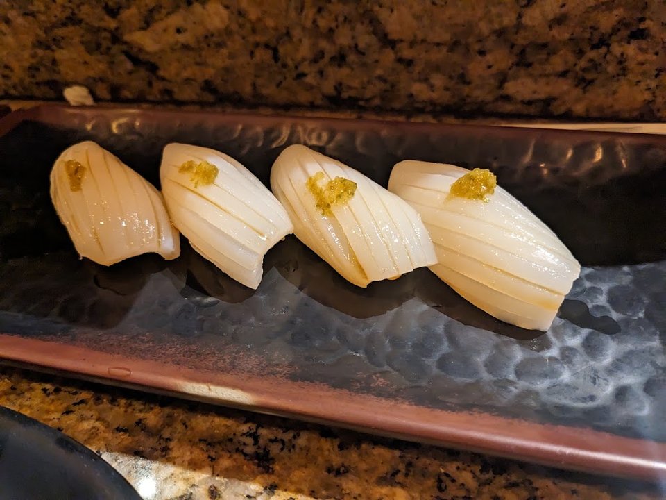 Squid Sashimi 8 pcs