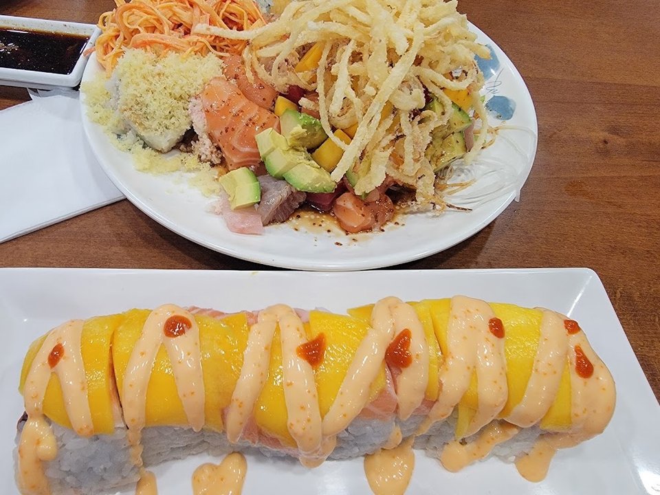 Salvador Mango Roll